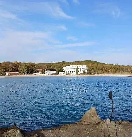 Хотел Capri Family Приморско